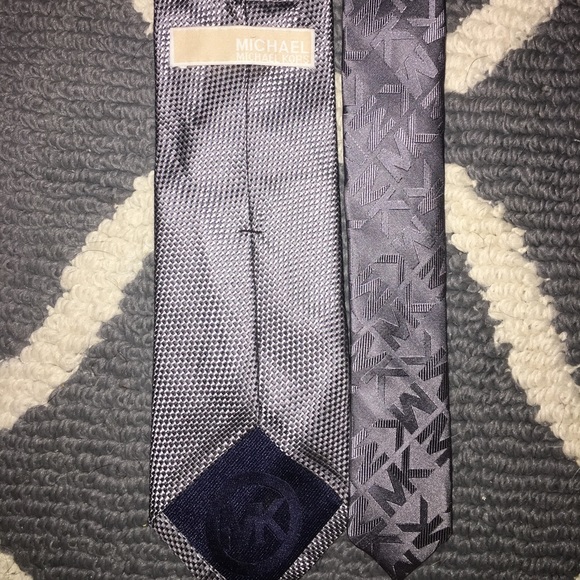 Michael Kors Tie - Picture 2 of 2